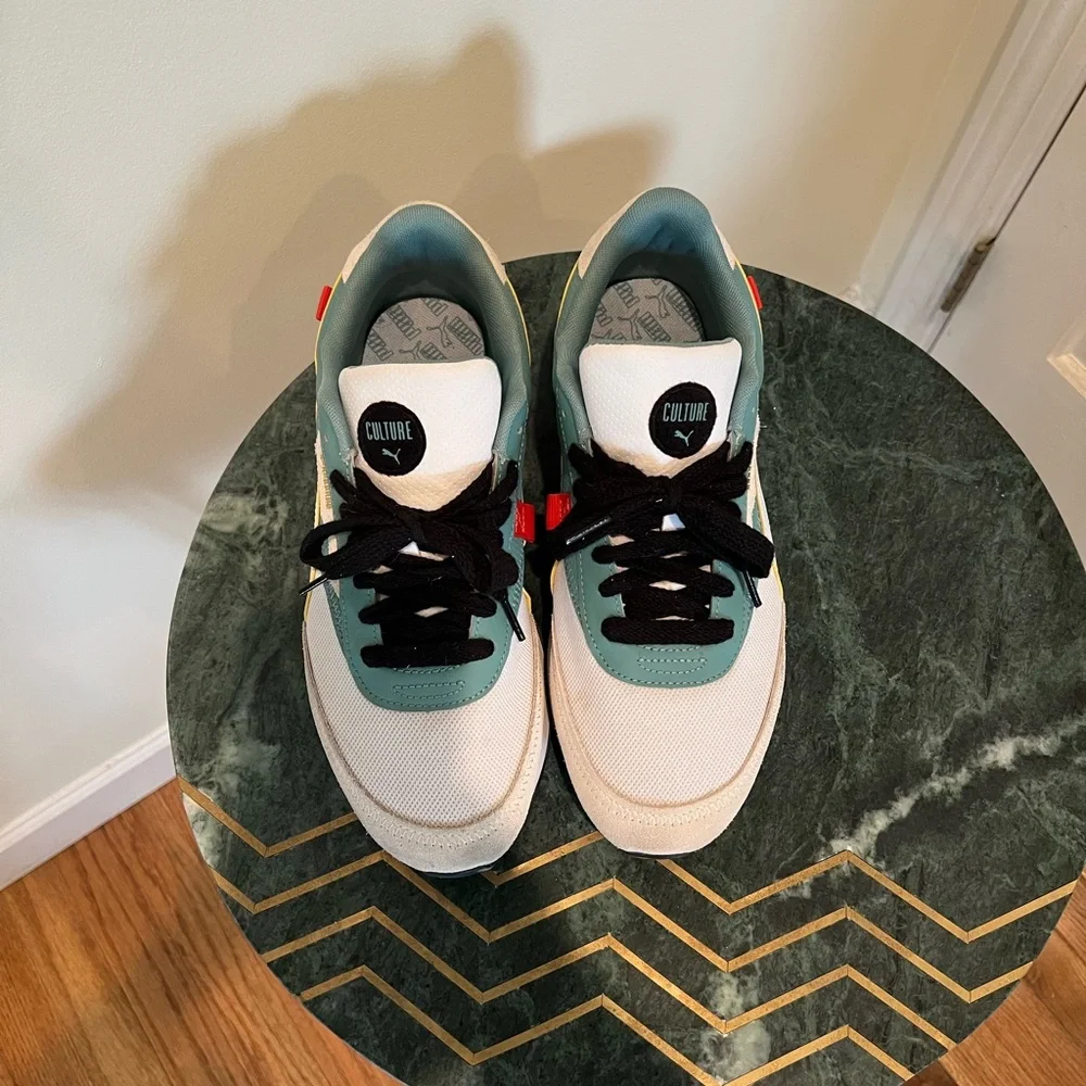 Puma White and Teal Sneakers - Picture 3 of 8